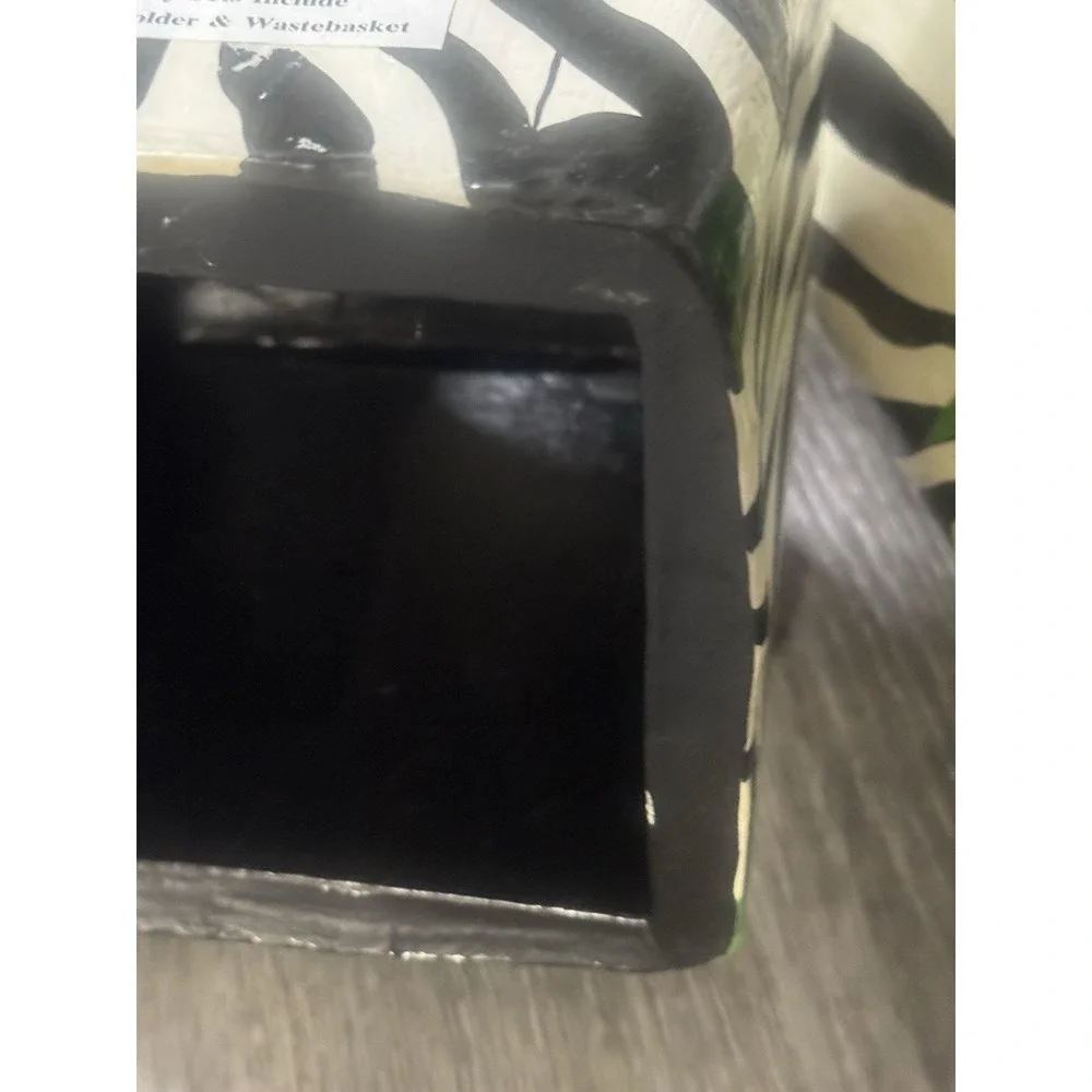 Zebrapapier-mâché wastebasket & tissue holder. 10